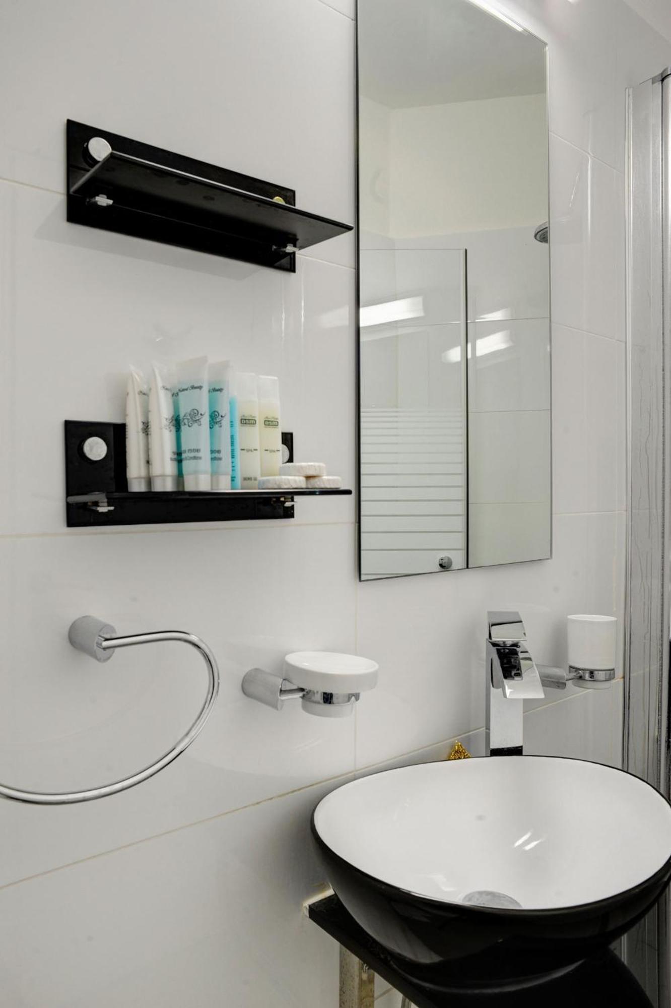Geula Suites By Raphael Hotels เทลอาวีฟ ห้อง รูปภาพ